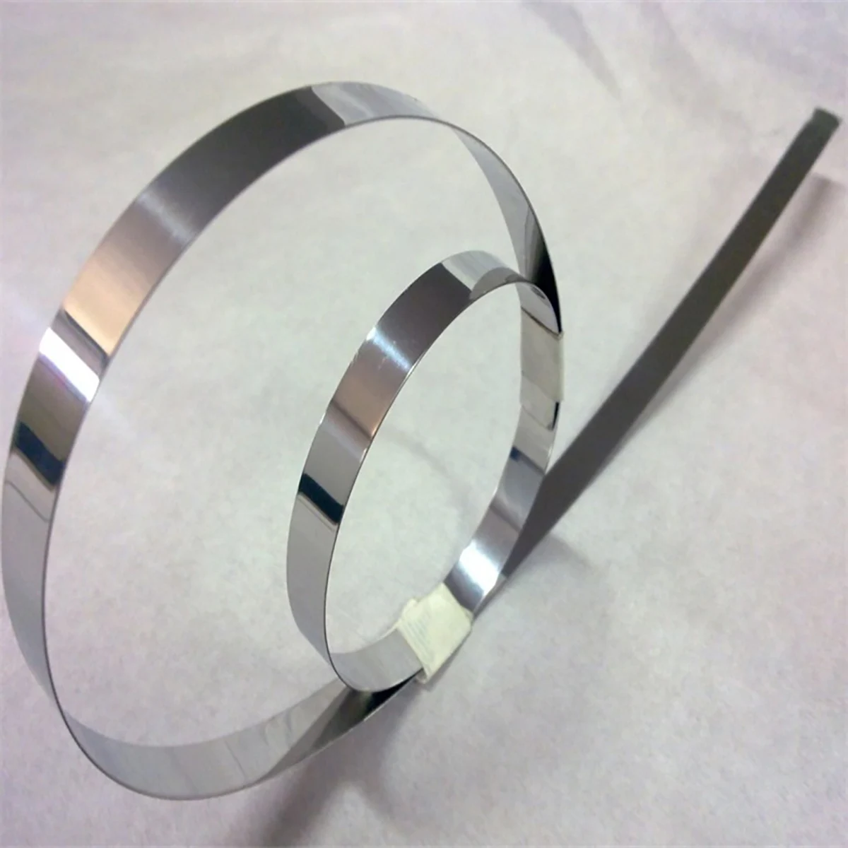 1Pcs High Elasticity 301 Stainless Steel Narrow Foil Strip Roll Length 5M Width 5mm 10mm 20mm Thick 0.1/0.15/0.2/0.3/0.4/0.5mm