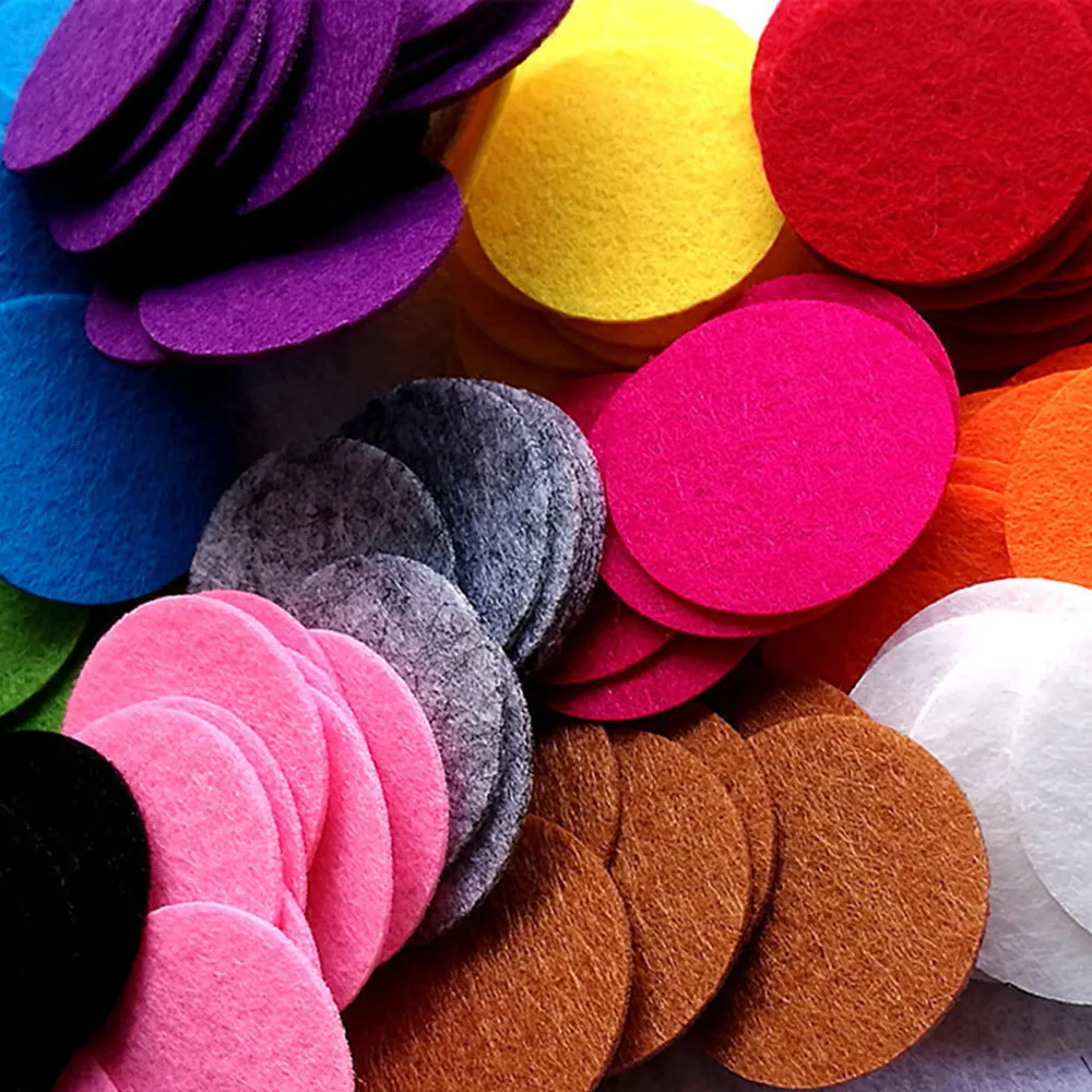 200pcs 30mm Colorful Round Felt Fabric Pads Nonwoven Circle Felts For Sewing Dolls Accessory Scrapbook Decor Sticker Craft Patch