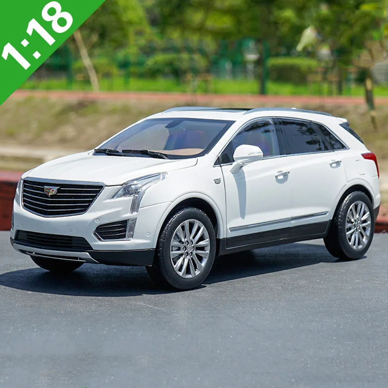 1/18 Scale XT5 Alloy Car SUV Model Diecast Metal Toy Vehicle Collection Children Adult Gift Home Indoor Off-road Decoration