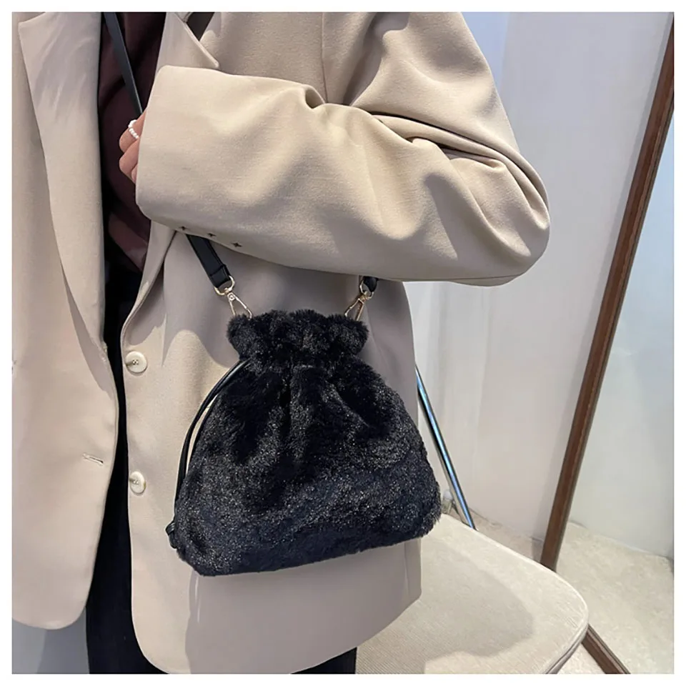 Winter Soft Plush Bucket Shoulder Bag Fashion Autumn Warm Drawing String Crossbody Bags For Women Handbags Female Purse Bolso