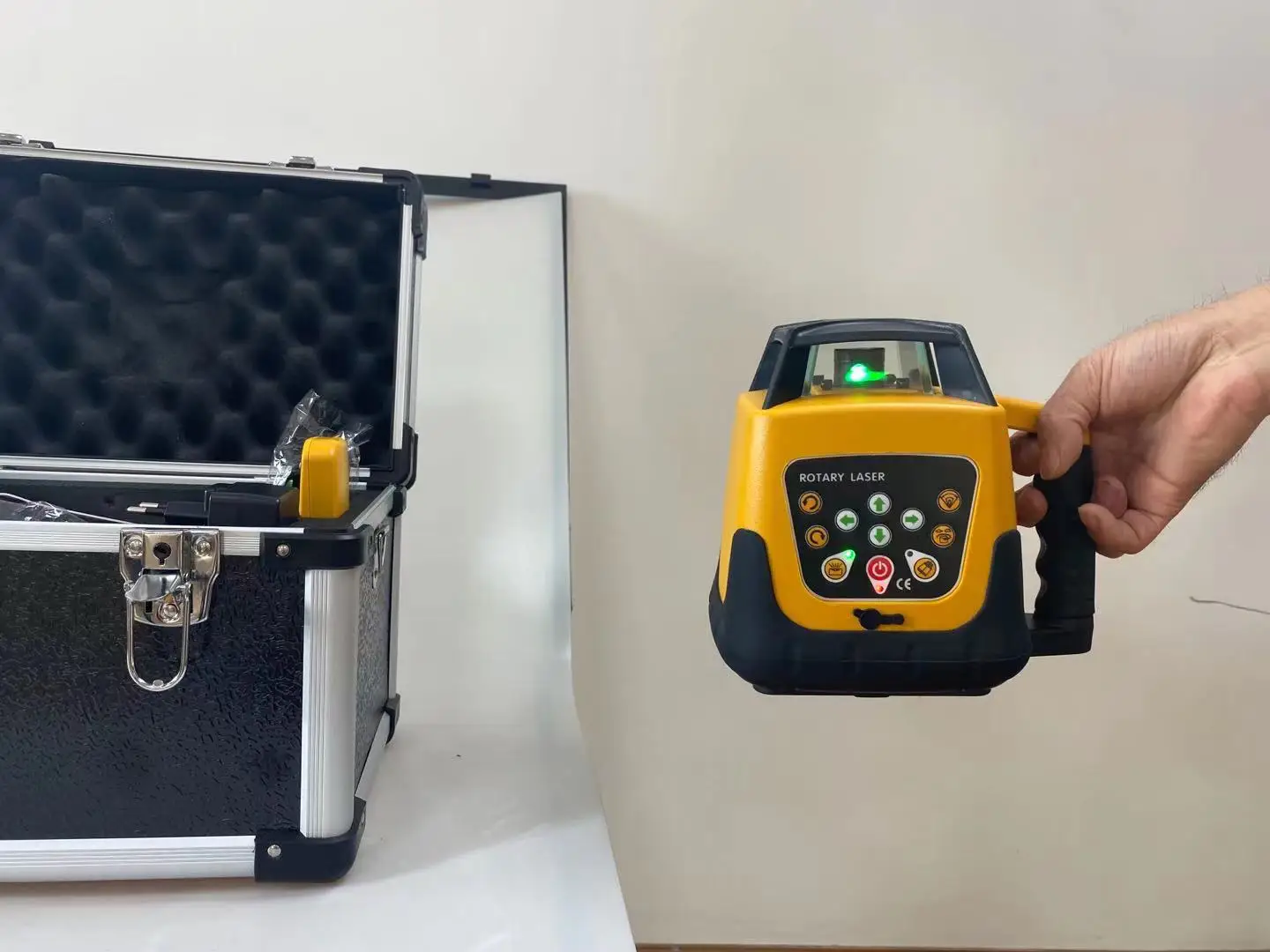 Imagem -03 - Laser Giratório Eletrônico Automático de Alta Precisão 360 Nível de Feixe Verde 3d Instrumento de Medição de Alcance de 500m