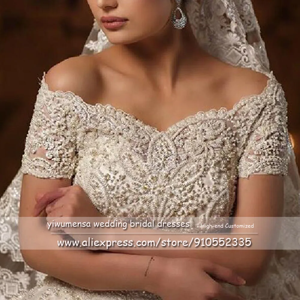 Luxury Crystals Beaded Short Sleeves V Neck Princess Ball Gown Women Bridal Wedding Dress Full Lace Appliques Arabic Dubai 2021