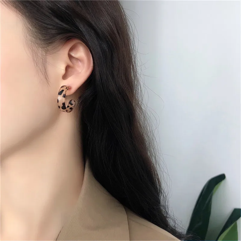 Korean Leopard Print Hoop Earrings For Women Girls New Fashion Resin Acrylic Earrings Unusual Earrings Summer Party Jewelry Gift