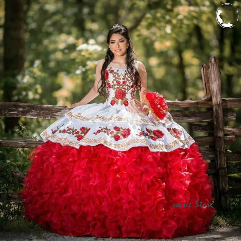 فساتين Quinceanera باللون الأحمر من Charro المكسيكي ذات الكشكشة المتدرجة للحفلات التنكرية الحلوة 16 فستان فاخر من فيستدوس دي 15 لعيد الميلاد حسب الطلب