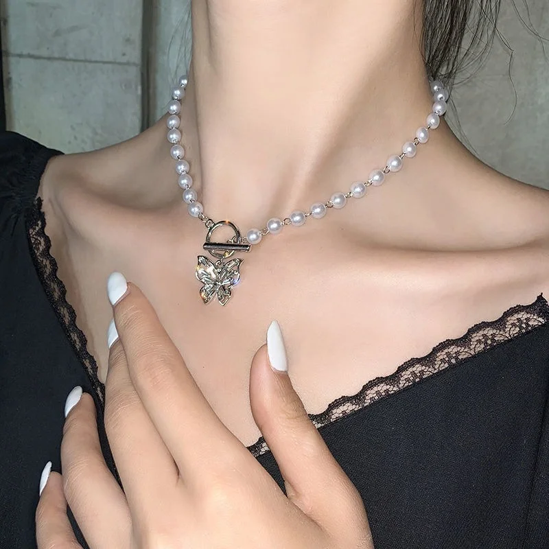 2024 Cute Woman Necklace Gold Jeweler Gothic Rhinestone Pearl Butterfly Clavicle Korean Fashion Chain Necklace Collar Joyero