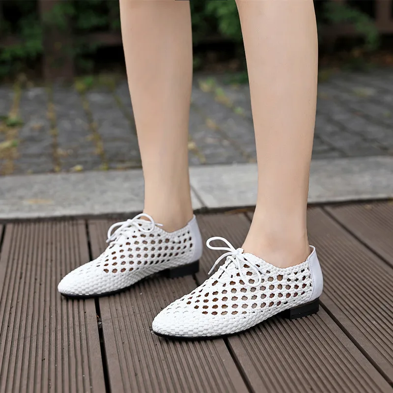 2024 Summer Woven Mesh Shape Breathable Shoes Women Sandals Big Size Pointed Lace Tide Shoes Summer Sandals Flat Casual Sandals