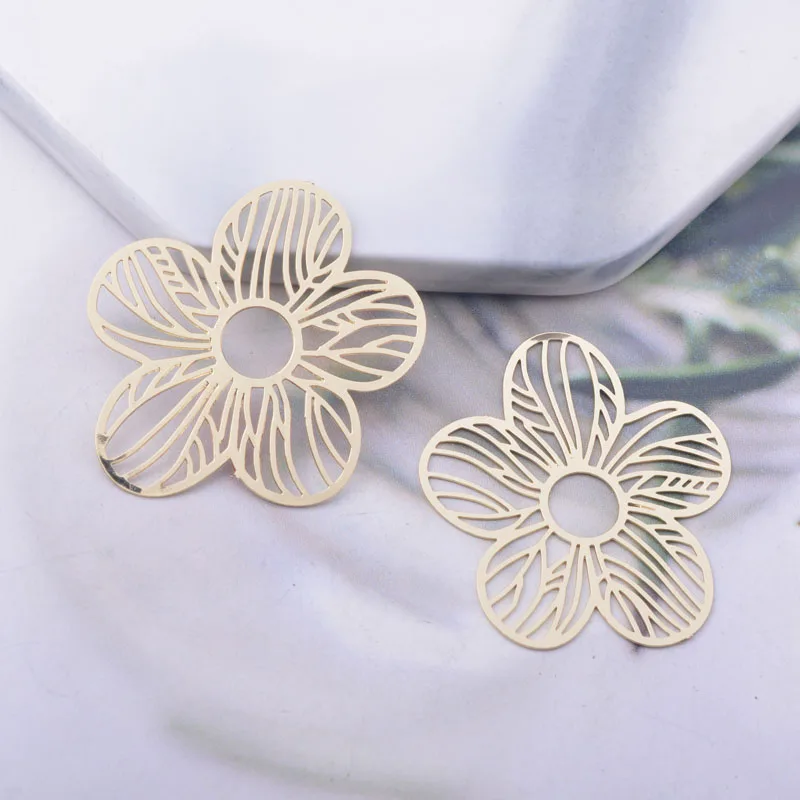 50 Stück AB6540 31*28mm bemalte Blumenanhänger DIY Schmuck Ohrring Zubehör – Detail 5