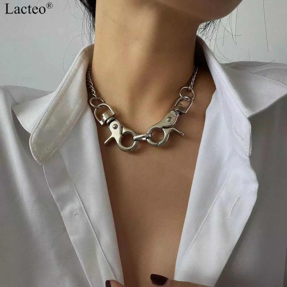 

Lacteo Exaggerated Big Clasp Pendant Choker Necklace Collares Jewelry for Women Gothic Silver Color Chunky Chain Charm Necklace