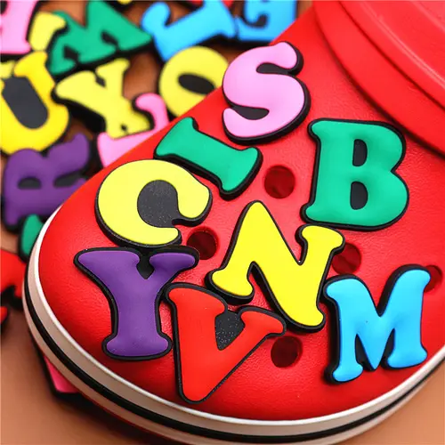 Imagen 2 del producto 1 Uds. De PVC con letras mayúsculas en inglés, dijes para zapatos, accesorios para zapatos, decoraciones con hebilla para zapatos, adornos aptos para regalos de fiesta para niños