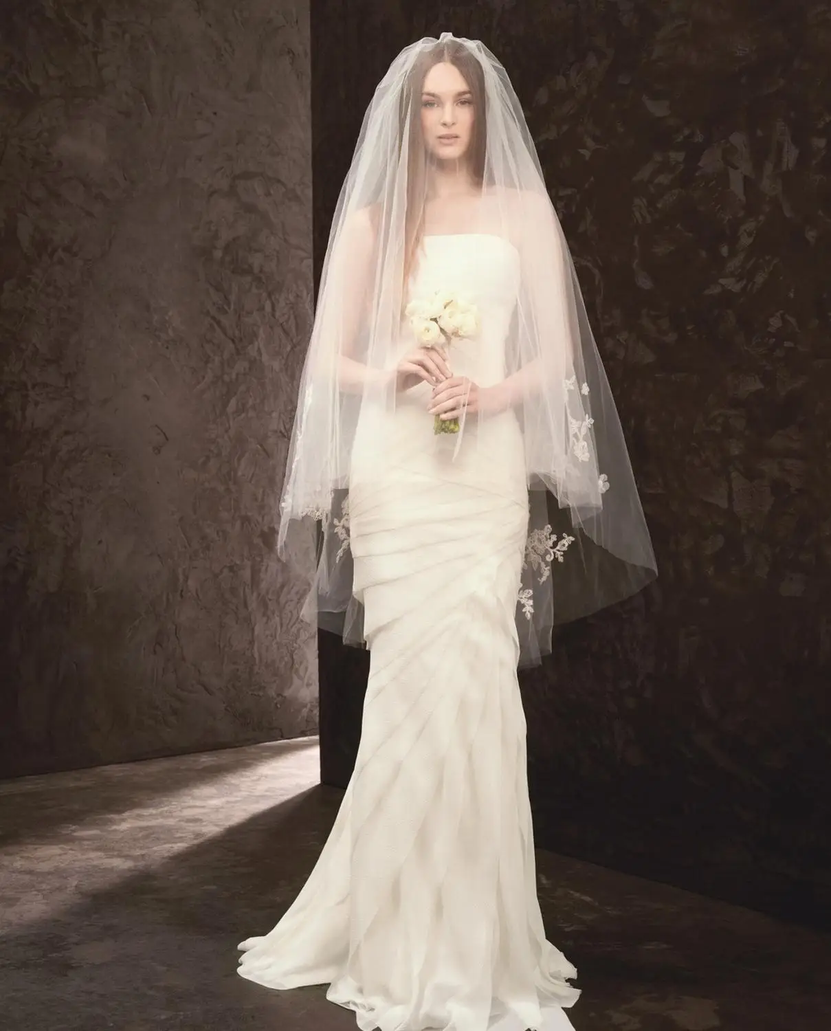 Fingertip Length Beautiful Wedding Veils Bridal Accessories 2019 Two-Layer Bridal Veils with Comb