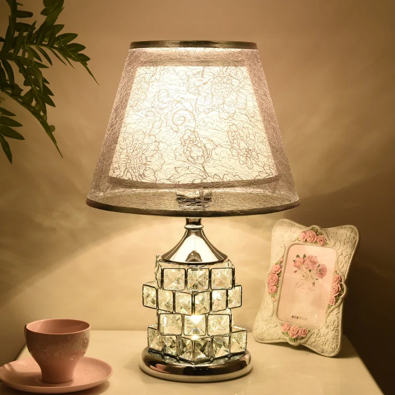 

European Style Crystal Table Lamp for Bedroom Bedside Art Deco Classic Vintage Table Lamp for Living Room Luxurious Foyer Loft