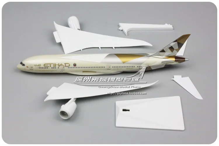 United Arab Emirates UAE Etihad Airways Boeing B787 plastic assembled aircraft model 1: 200 plane model for Xmas Birthday gift