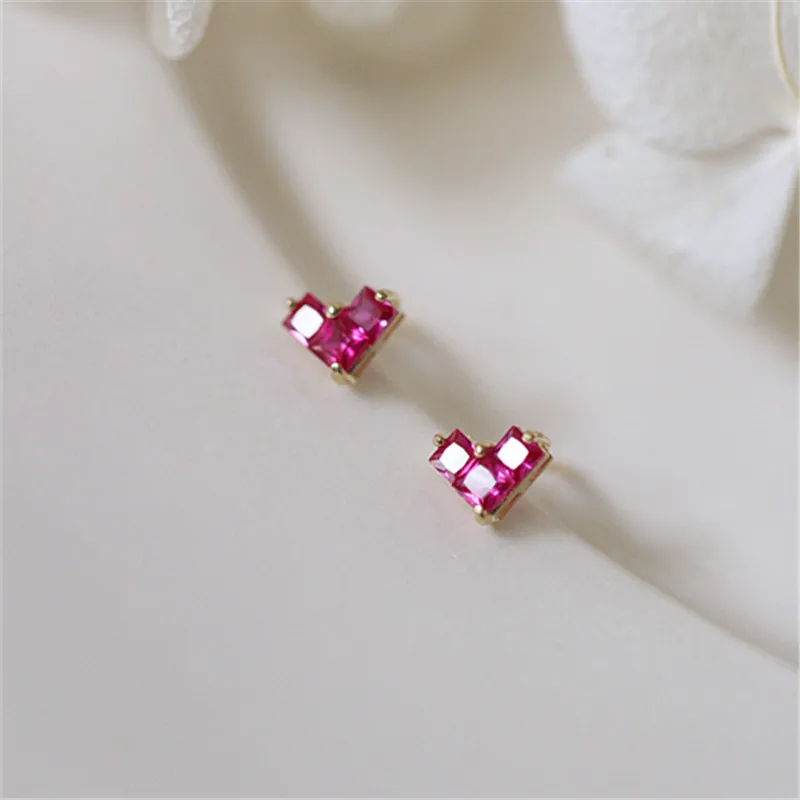 Pendientes de plata esterlina 925 para mujer, aretes con forma de corazón de circón rojo Simple francés, joyería de boda ligera de lujo, regalo