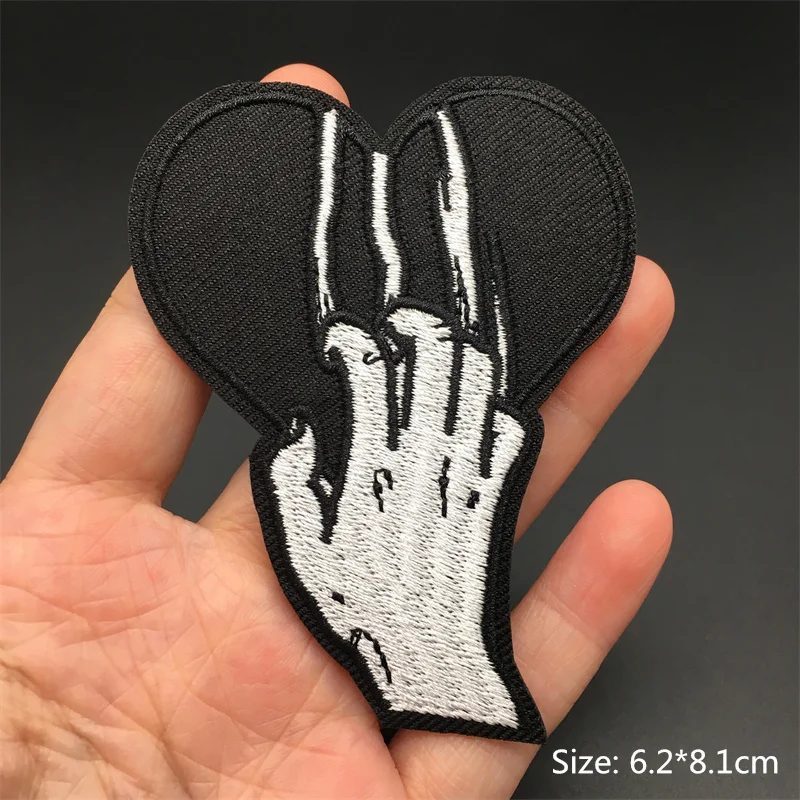 Parche bordado rock punk termoadhesivo – Negro para planchar o coser - imagen 5