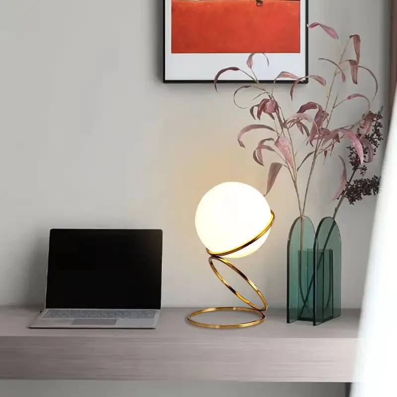 Nordische Glaskugel Tisch lampe moderne goldene Büro Arbeits zimmer Schlafzimmer Schlafzimmer Nachttisch Licht Lese lampe E27 Glühbirne Stecker