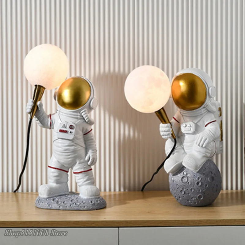 

Creative Spaceman LED Table Lamp Children's Room Bedroom Eye Protection Decor Gift LED Reading Night Lights Resin Bedside Lamp