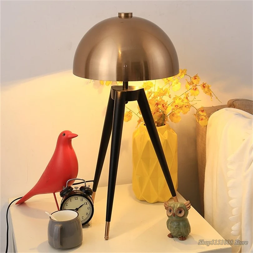 Tripod Mushroom Table lamp for bedroom nordic led gold table lamp be night Bedside Designer Living Room decoration Desk lamps