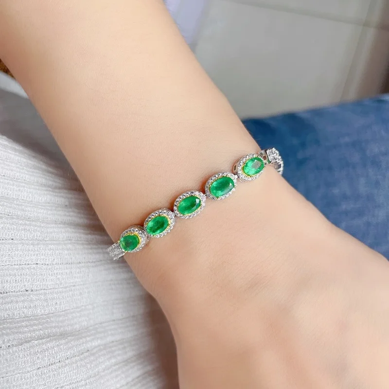 

Gemicro Jewelry 100% Natural Classic Emerald Bracelet with 5 Pieces of Gemstones Size of 4X6mm and 925 Sterling Silver for Women