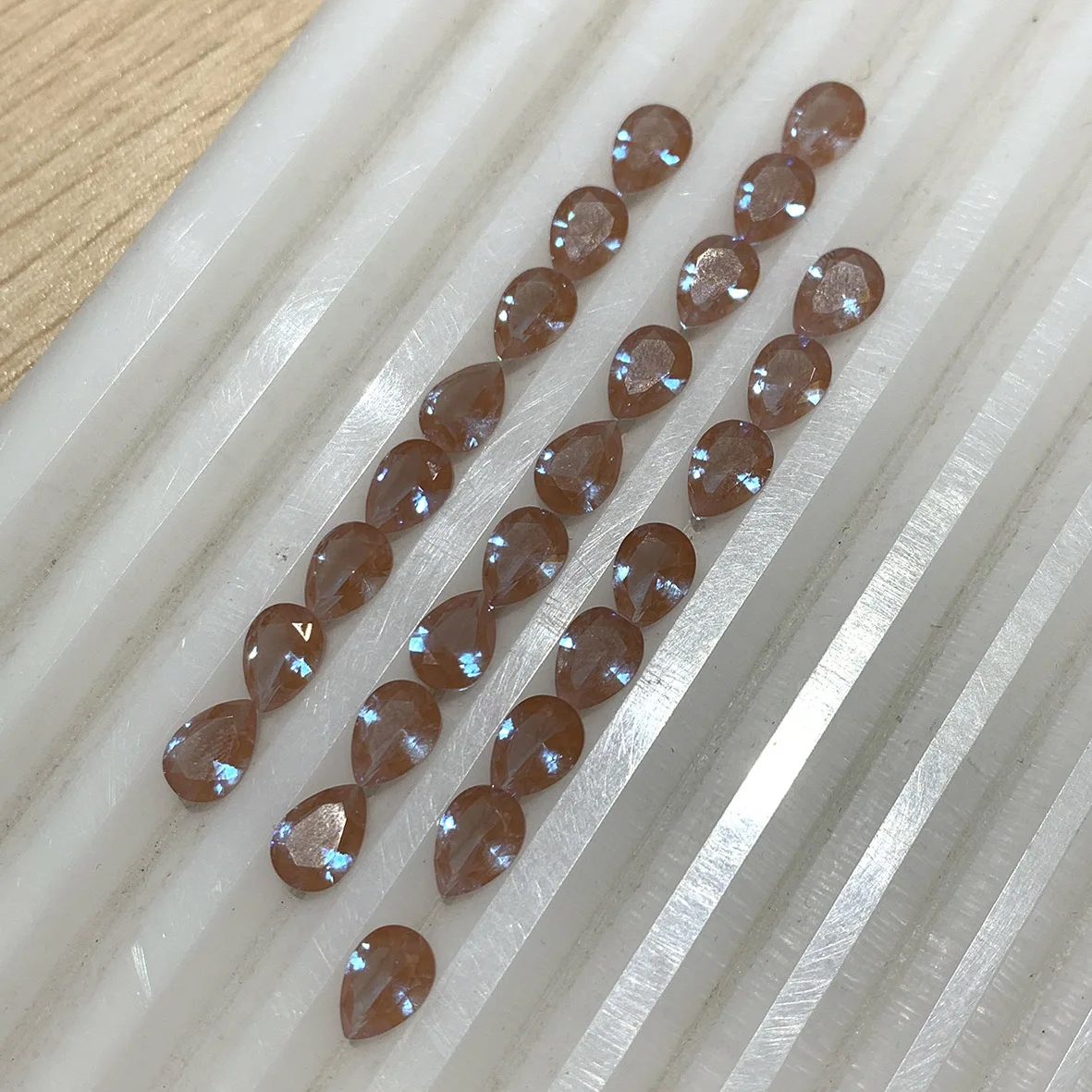 ใหม่คุณภาพสูง5X8Mm 0.75ct สีฟ้าแฟลช Faceted สีชมพูหวานฝัน Pear Nanosital หิน