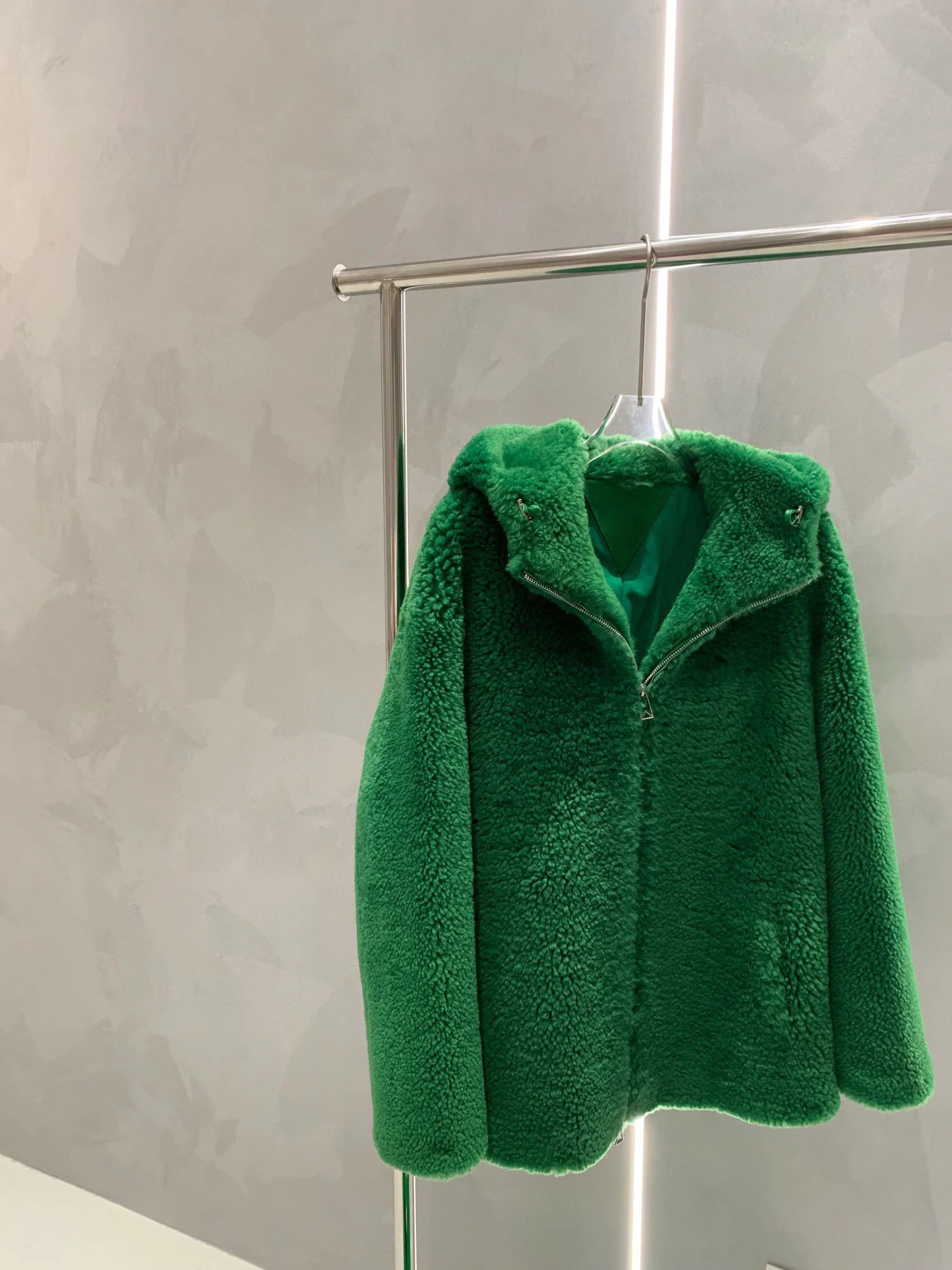 

Winter Women's Green Hooded Wool Coat High-end Luxury Brand Clothing Keep Warm Hairy Plant Dyeing Design Fur Jackets 55994