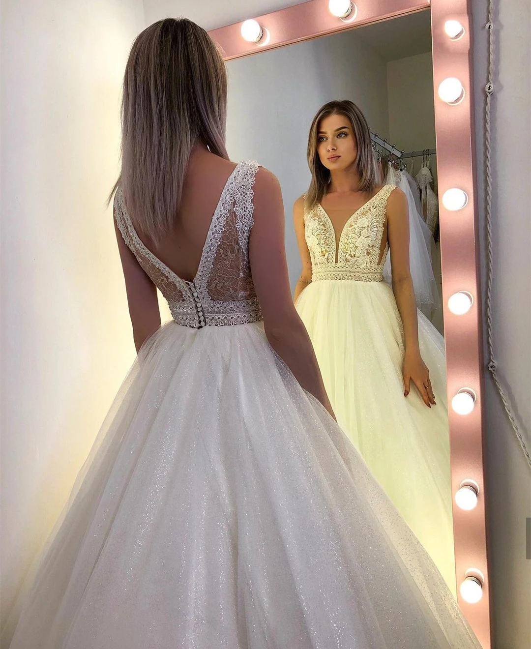 Abito da sposa in Tulle 2021 A-Line scollo a v su misura lunghezza del pavimento abito da sposa senza schienale principessa senza maniche bianca civile Vintage