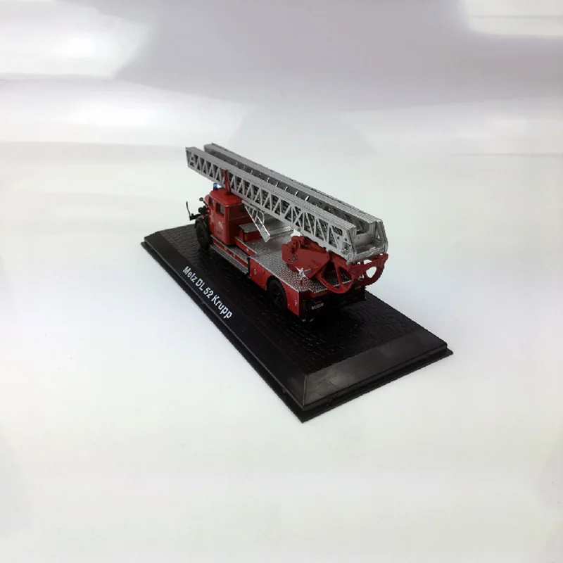 Diecast modelo de carro 1:72 metz dl 52 krupp fogo motor liga modelo brinquedos para meninos brinquedos quentes recolher e exibir presentes caminhão de bombeiros