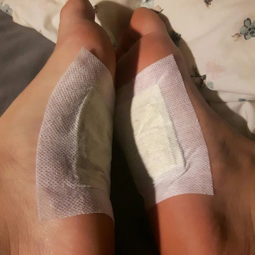 Kongdyデトックスフットパッチ 10 ピース/箱ラベンダーエッセンシャルオイル竹酢デトックスフットパッチスリム粘着パッド削除毒素石膏