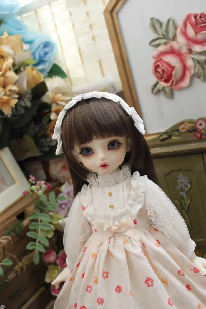 

BJD doll dress is suitable for 1/31/41/6 and Blythes giant baby fashion small floral dress skirt + white simple headpiece suit