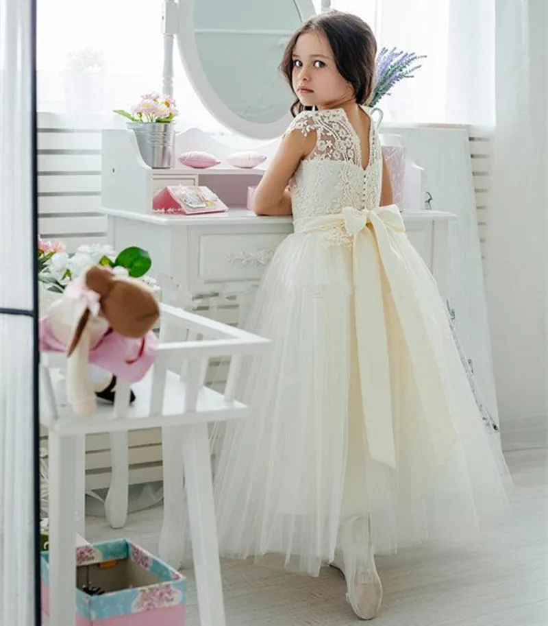 คลาสสิก Tulle ดอกไม้ชุดเด็กผู้หญิงลูกไม้ Appliques ยาวสำหรับงานแต่งงานวันเกิด Ball ชุด First Holy Communion ชุด