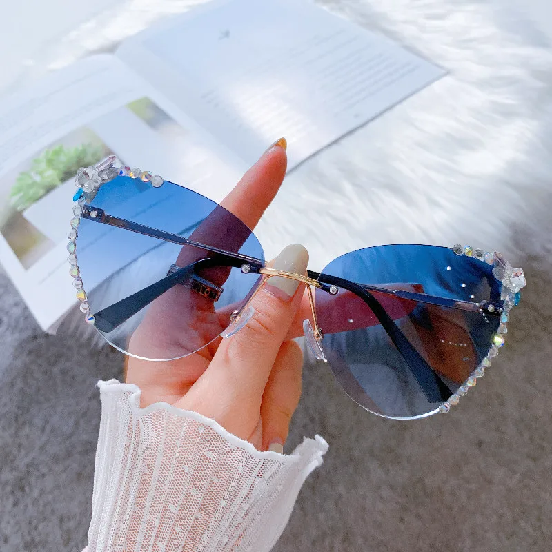 Cat Eye Sunglasses for Women Luxury Rhinestone Vintage Sun Glasses Bling Diamond Fashion Eyeglasses Pink Shades Gafas De Sol