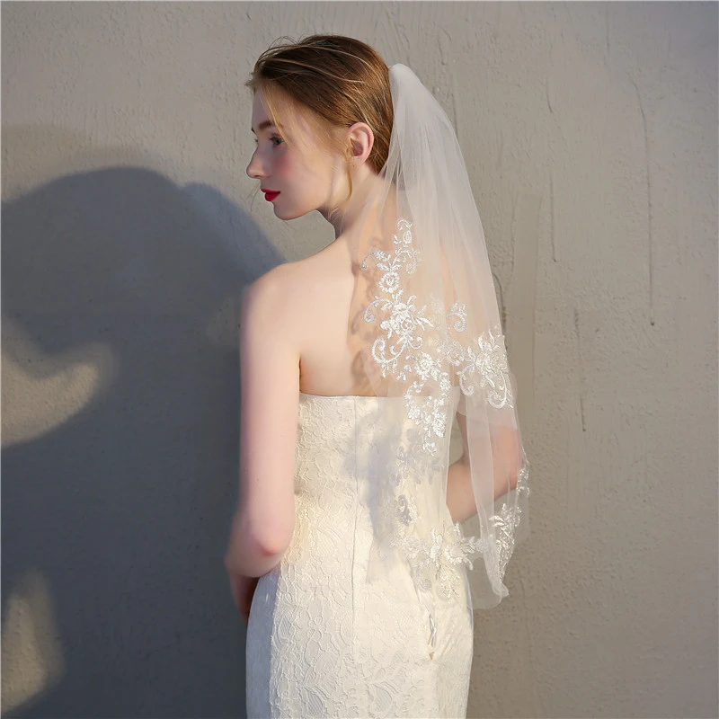 Voile de Mariage Court Brodé à Paillettes, Fil Argenté, Garniture en Dentelle Florale, 2 Niveaux Appliqués, en Maille, avec Peigne, pour Patients, Nouvelle Collection