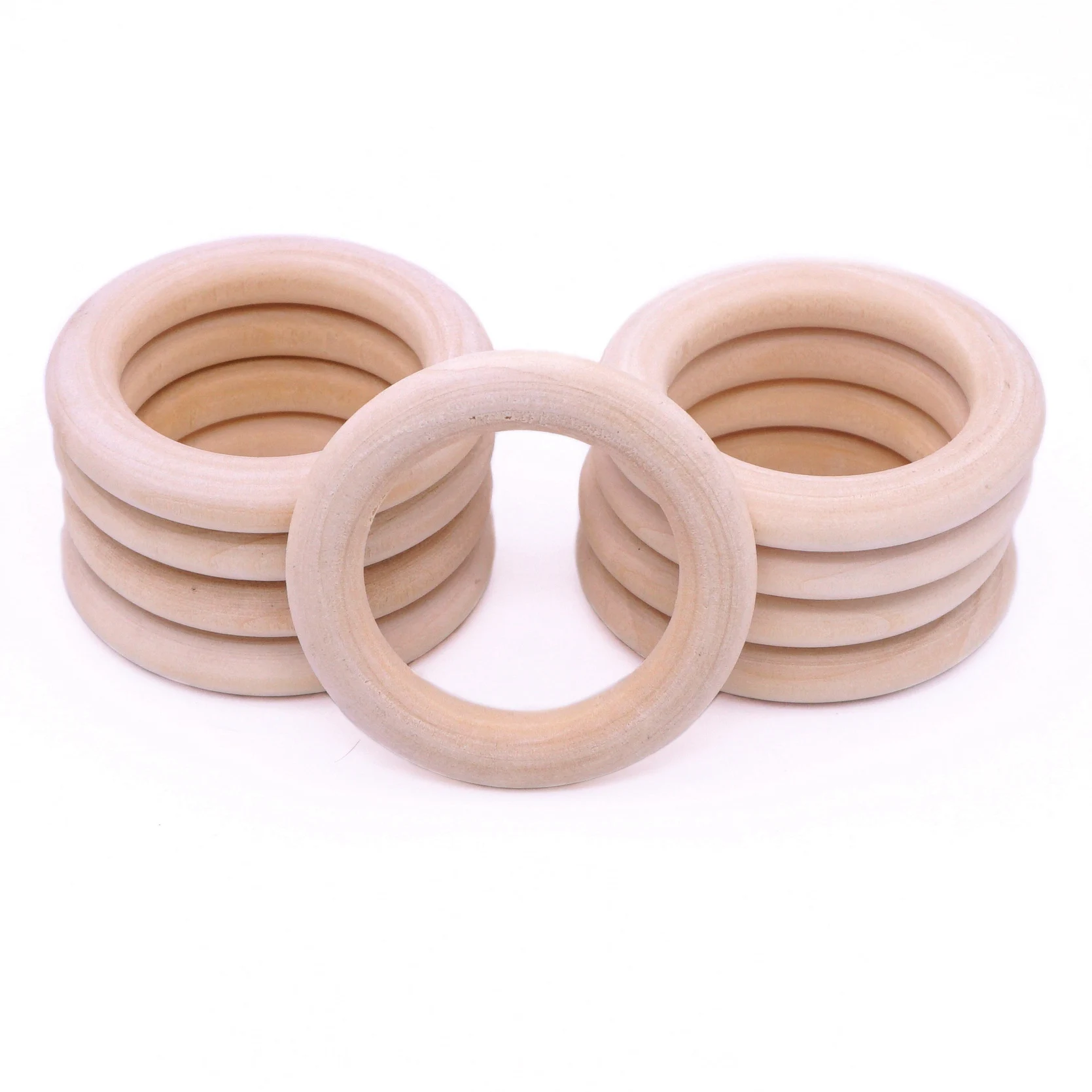 Sutoyuen 20pcs Natural Wood Rings Unfinished Smooth for DIY Craft Ring Pendant and Connectors Jewelry Making 25/ 40/50/55 / 70mm