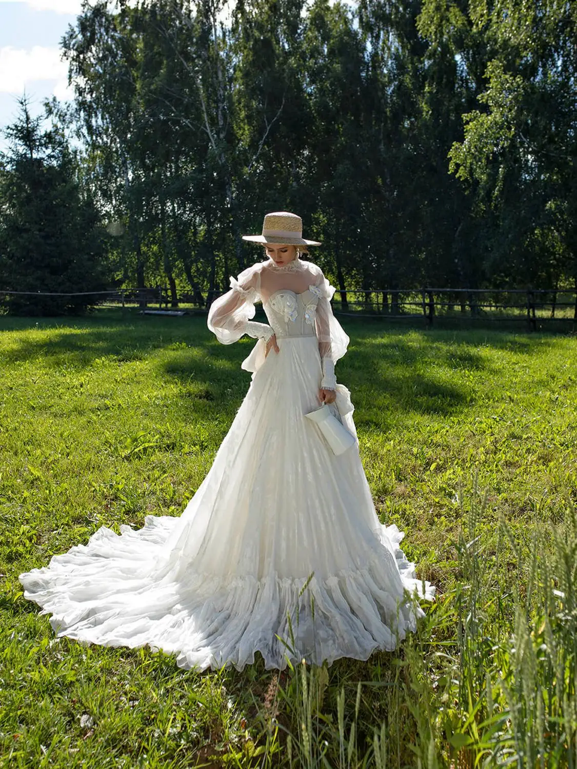 Vestidos de novia modernos con Apliques de encaje, vestidos de novia de manga larga y cuello alto, con cola de barrido a medida, novedad de 2021