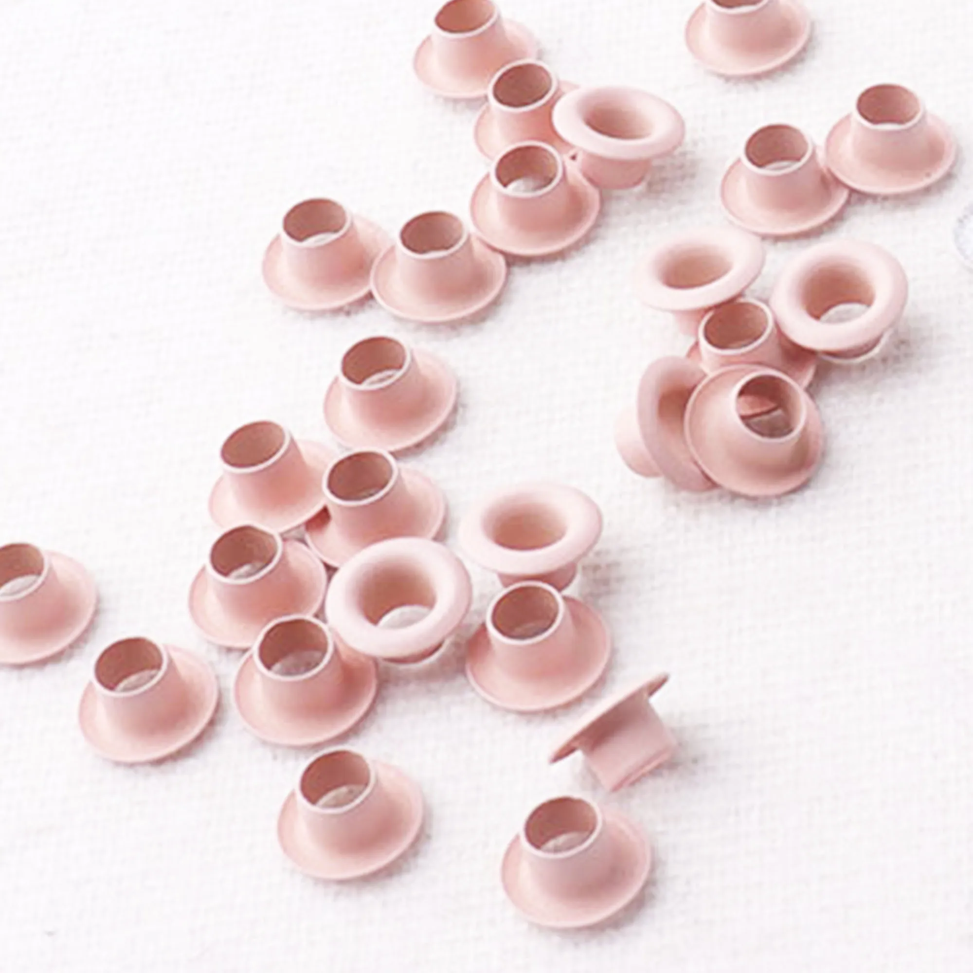 200 Pcs Pink/White Eyelets Tiny Eyelets Craft Great for Clothes Leather Canvas Bag Garment Rivets Studs