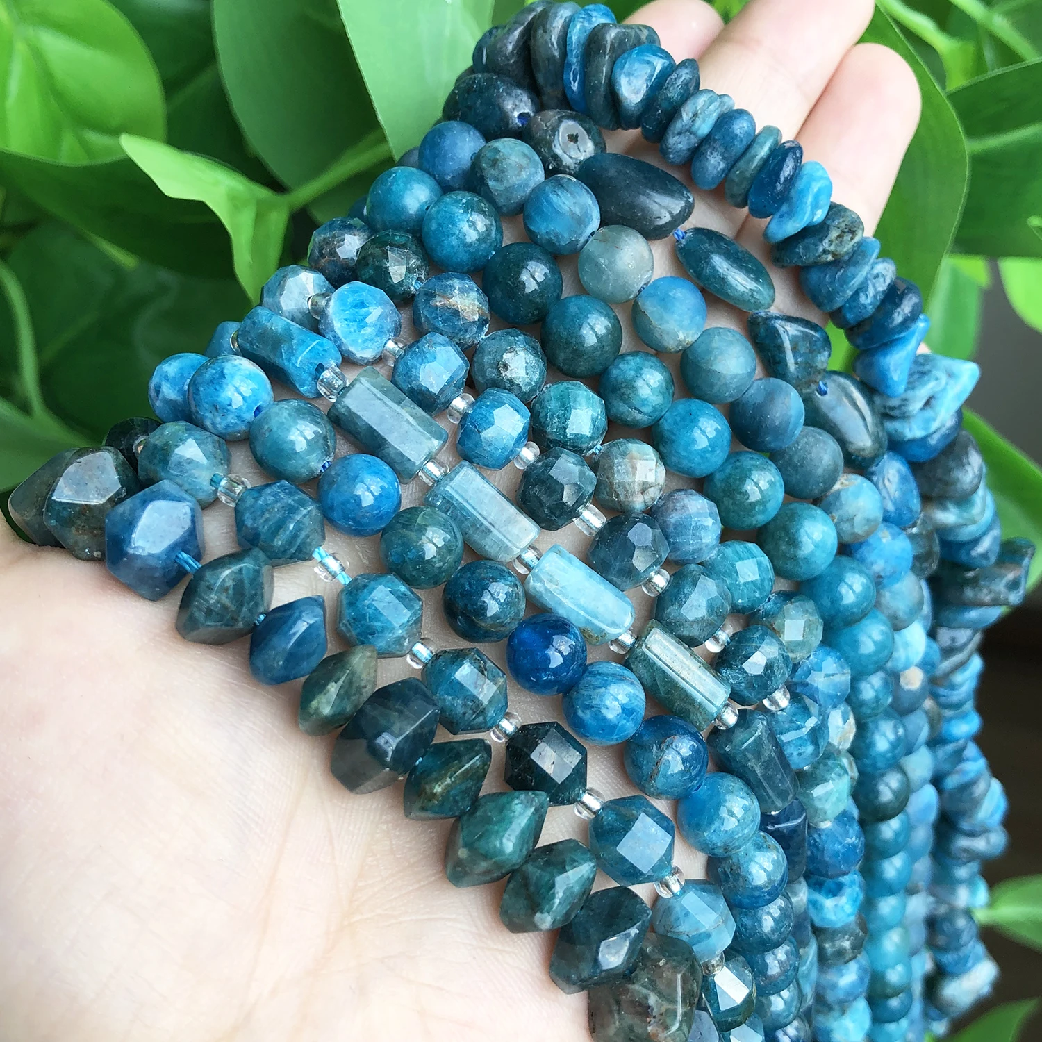 TOAOB 100pcs Perles Apatite Naturelles Bleue 6mm Pierre Rondes en Vrac de Pierres Précieuses Gemme Énergie Guérison pour Fabrication de Bijoux Collier Bracelet Boucle D'oreille