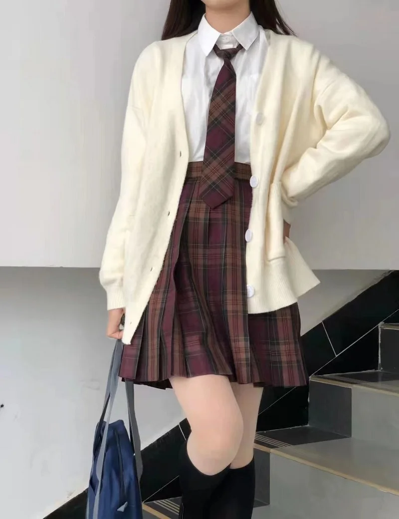 Hot selling women's College style short skirt girls' autumn and winter new year's red pleated skirt JK skirt girls' short skirt