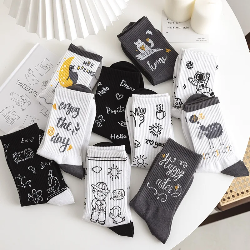 Unisex Socks Men Women Cotton Cartoon Pattern Hip Hop Short Breathable Mid Tube Crew Socks Skateboard Socks White Soft Long Sock