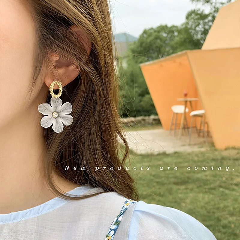 New Personality Forest Flower Fresh And Versatile Temperament Resin Flower Earrings For Women Earings Fashion Jewelry