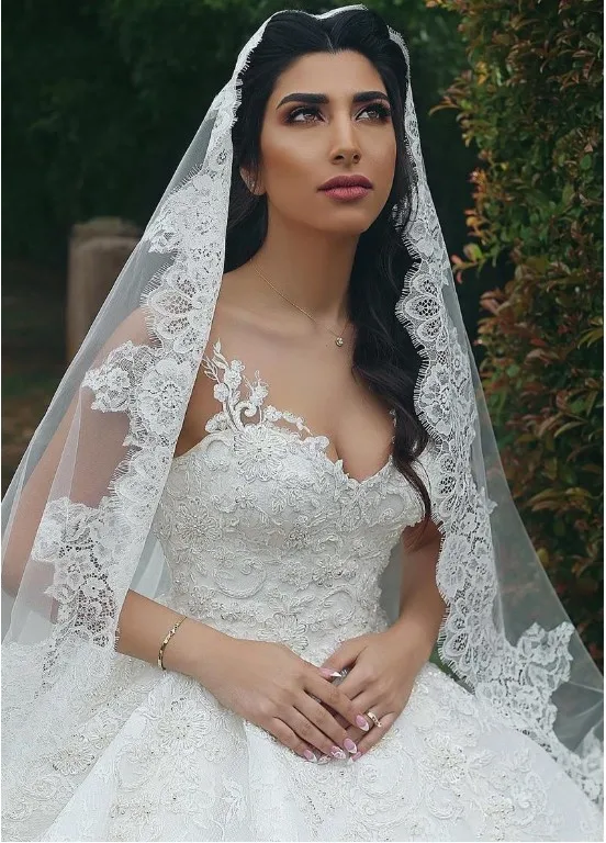 Latest Muslim Bride Lace Ball Gown Wedding Dresses 2021 Spaghetti Straps V Neck Lace Up Back Bridal Wedding Gowns Plus Size