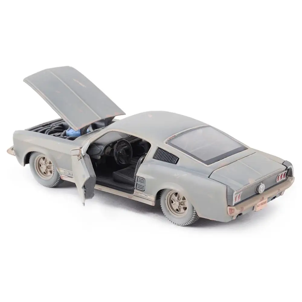 Maisto 1:24 1967 Ford Mustang GT Retro Sports Car Static Die Cast Vehicles Collectible Model Car Toys