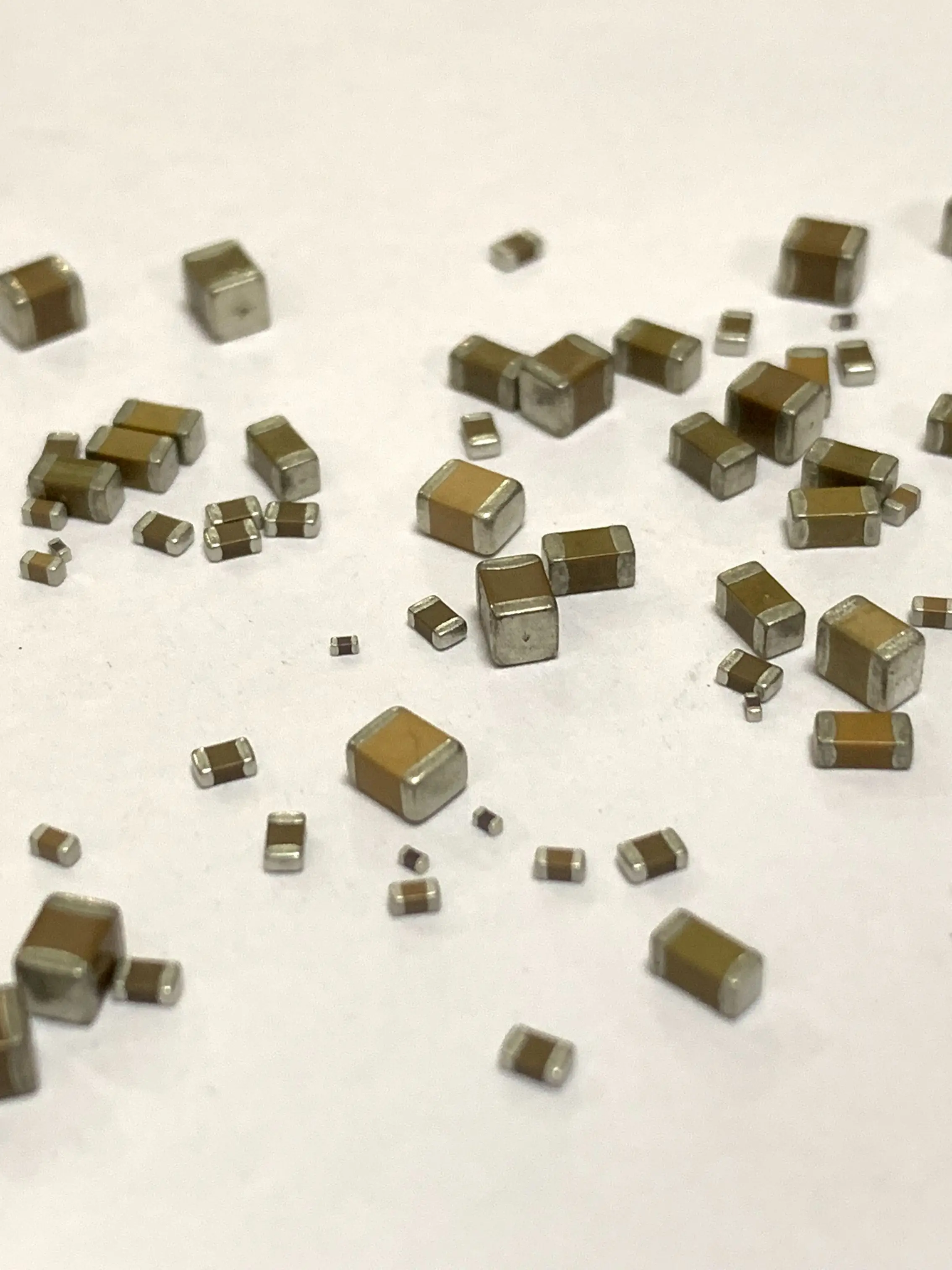 10Pcs/Lot/ SMD ceramic capacitor C3216 1206 103J 10NF 100V NPO COG 5% MLCC Ceramics High Frequency C3216COG2A103J