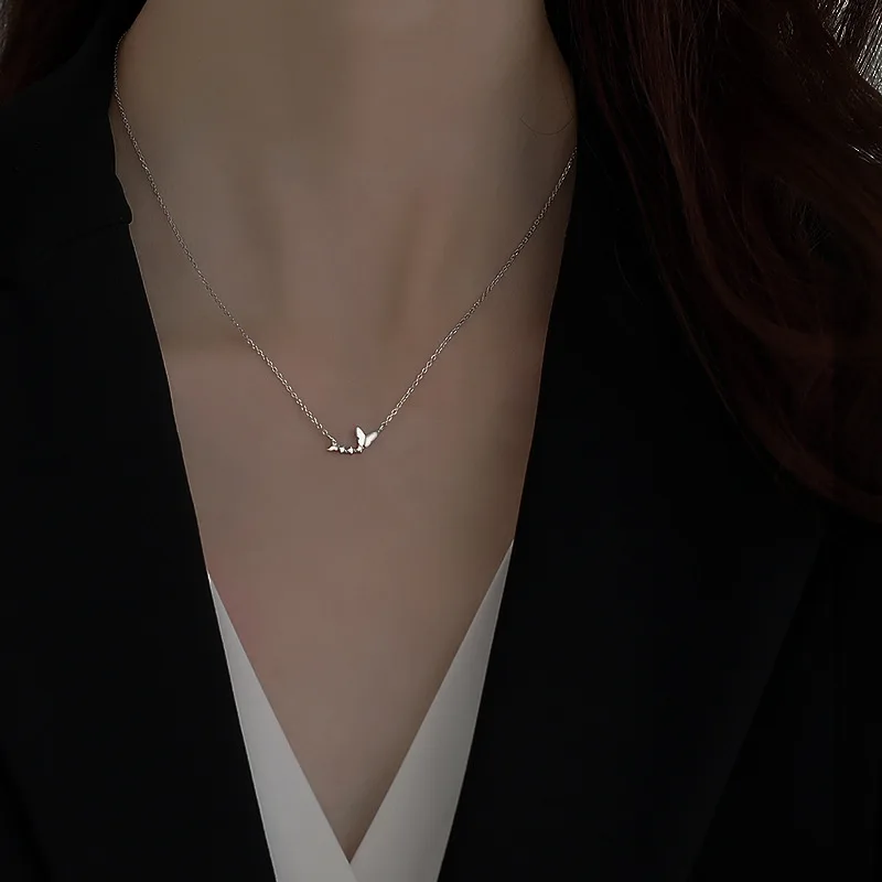 LIVVY فضي اللون مزدوجة عقد بحلية متدلية على شكل فراشة قلادة أنثى بسيطة سلسلة الترقوة هدية مزاجه أنيقة