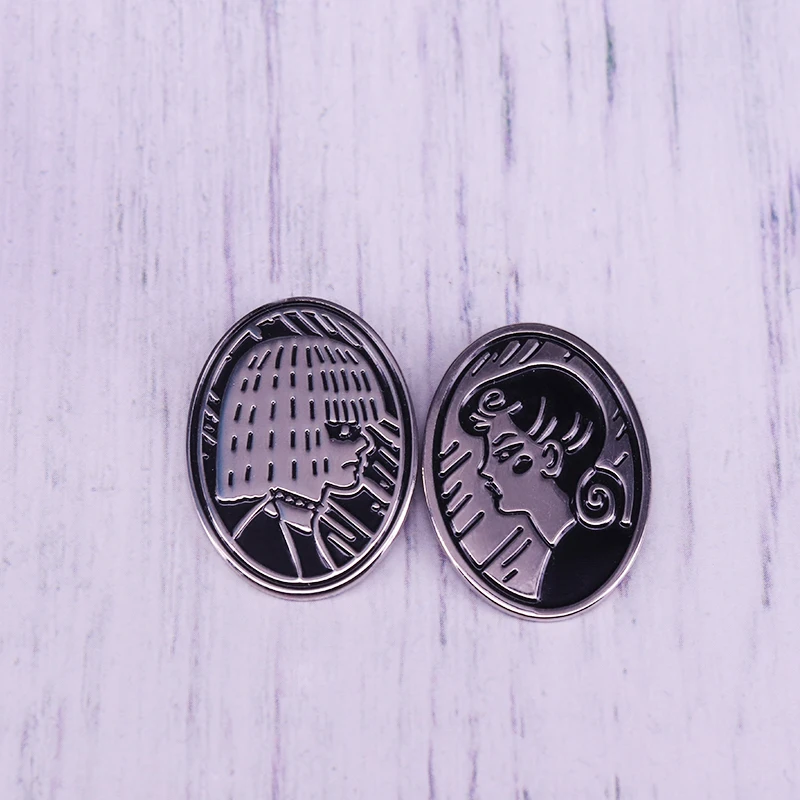 Blade Runner brooch Pris and Rachael enamel pin set fashion women buttons badge