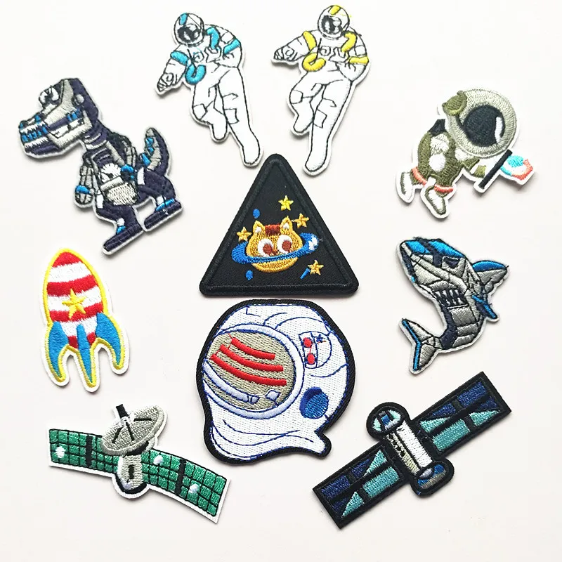 100pcs/lot Embroidery Patch Cartoon Robot Dog Astronaut Satellite Solar Panels Clothing Decoration Diy Iron Heat Applique