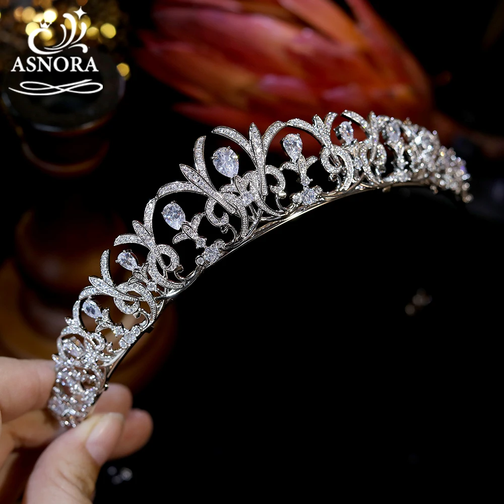 

High-Quality Bridal Crown, Fashionable Wedding Hair Accessories, Simple And Aelicate Princess Adult Gift KоронаCZ Tiaras A00004