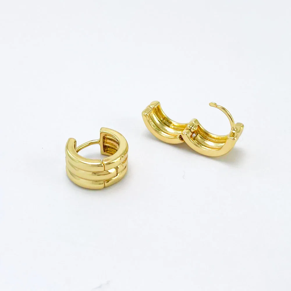 Peri\'sBox Triple Rows Carving Textured Small Hoop Earrings Circle Huggies Geometric Earrings for Women Simple Minimalist Jewelry