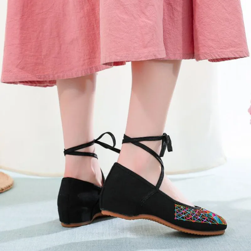 Embroidered cipők Nő évjárat loafers Női Kiszivattyúz Félcipő Boka szíj espadrilles Lezser Félcipő chinesa totem Balerina cipők