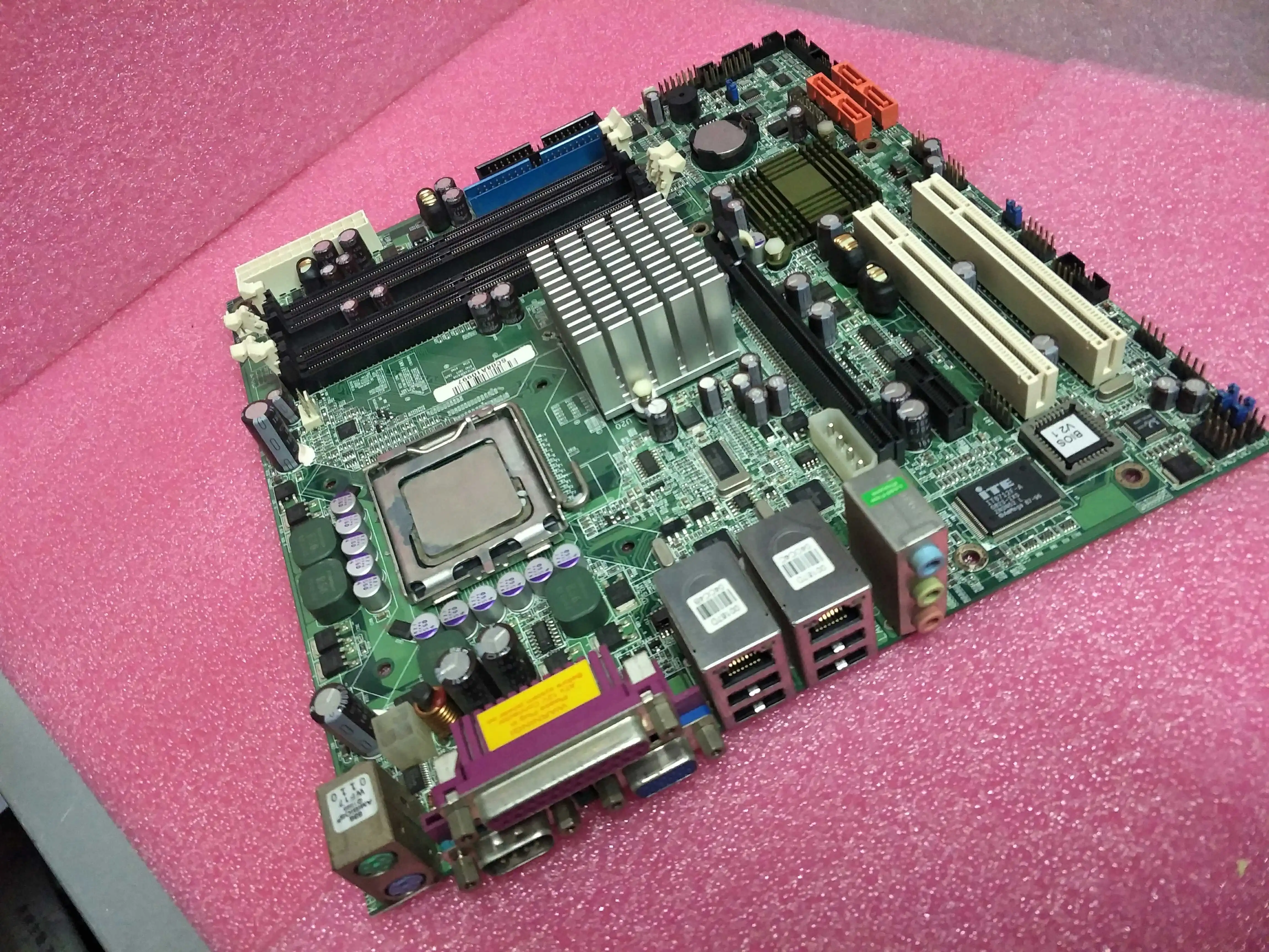 Original-Demontage iMB-9454G-R20 REV 2.0 90 % neues physisches iMB-9454G-R20-Bild