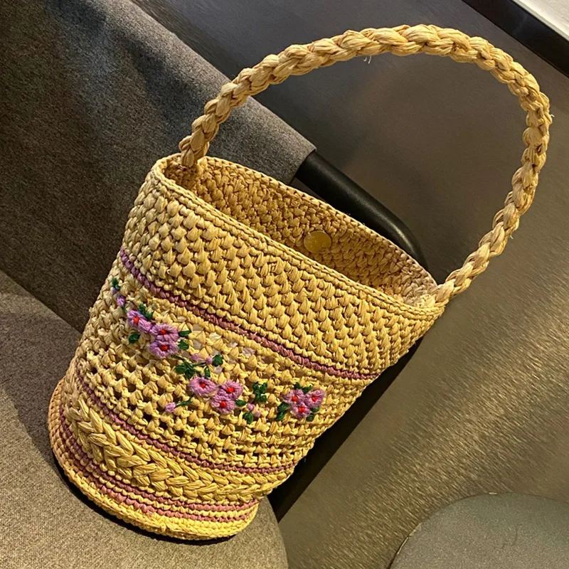 High-quality embroidered straw woven bag 2023 fashion female bag raffia flower woven handbag bucket vegetable basket bag