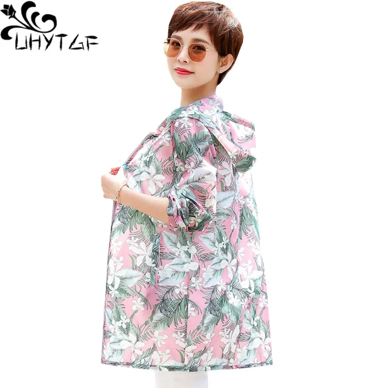 

UHYTGF Summer Jacket Women Fashion Printed Outdoor Thin Sun Protection Clothing Hooded Breathable 5XL Loose Size Tops Coat 1151